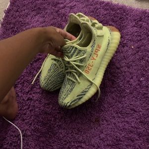 Yeezys boost 350